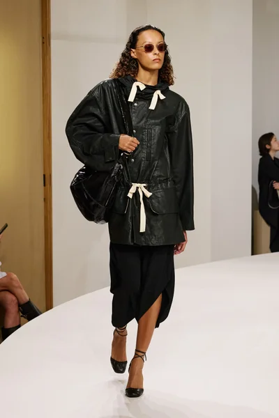Look 1
